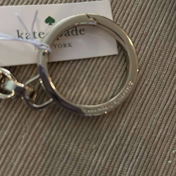 Kate Spade Pinch Me Faux Pearl Crab Keychain Bag Charm KB604 New without tags - Picture 2 of 4